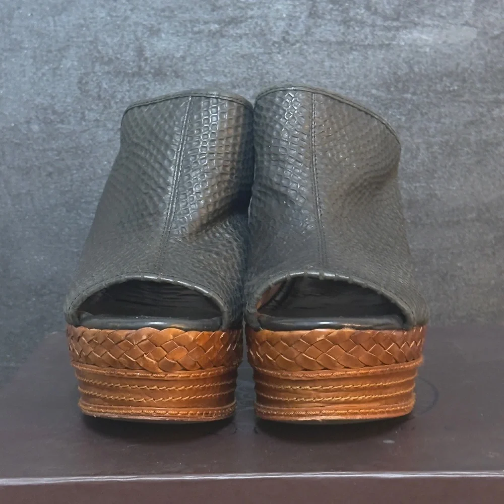 Modern Vintage Black Leather Brown Wedge Mules Size 7